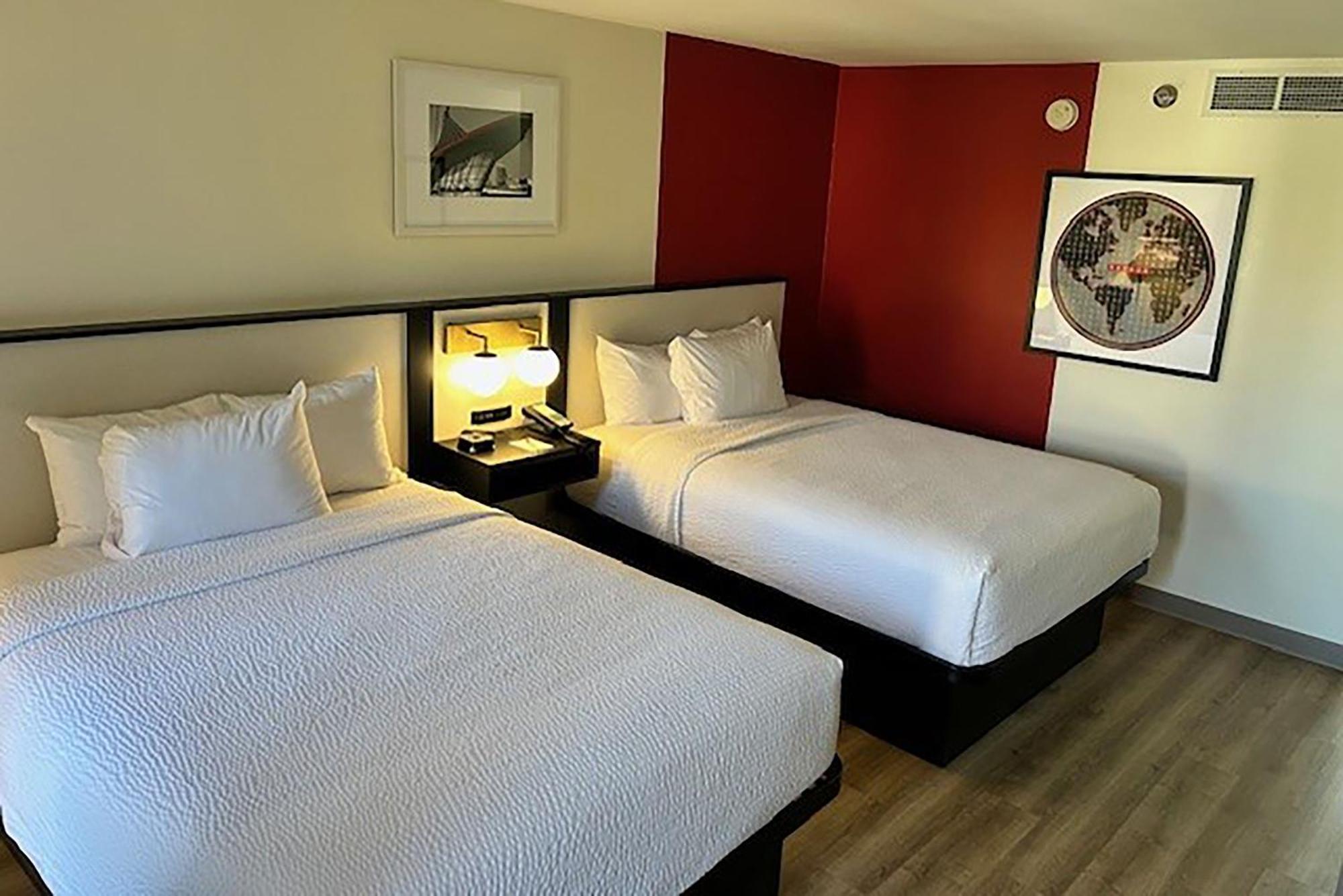 מלון Ramada By Wyndham מילווקי מראה חיצוני תמונה