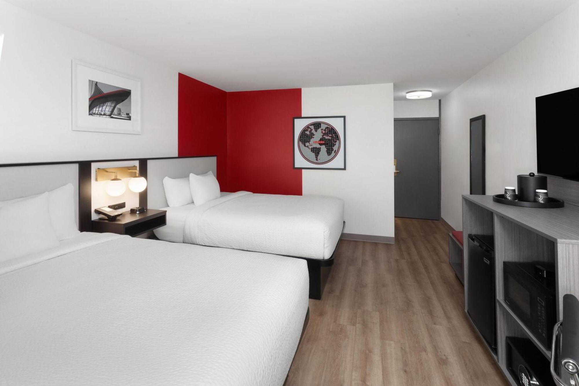 מלון Ramada By Wyndham מילווקי מראה חיצוני תמונה