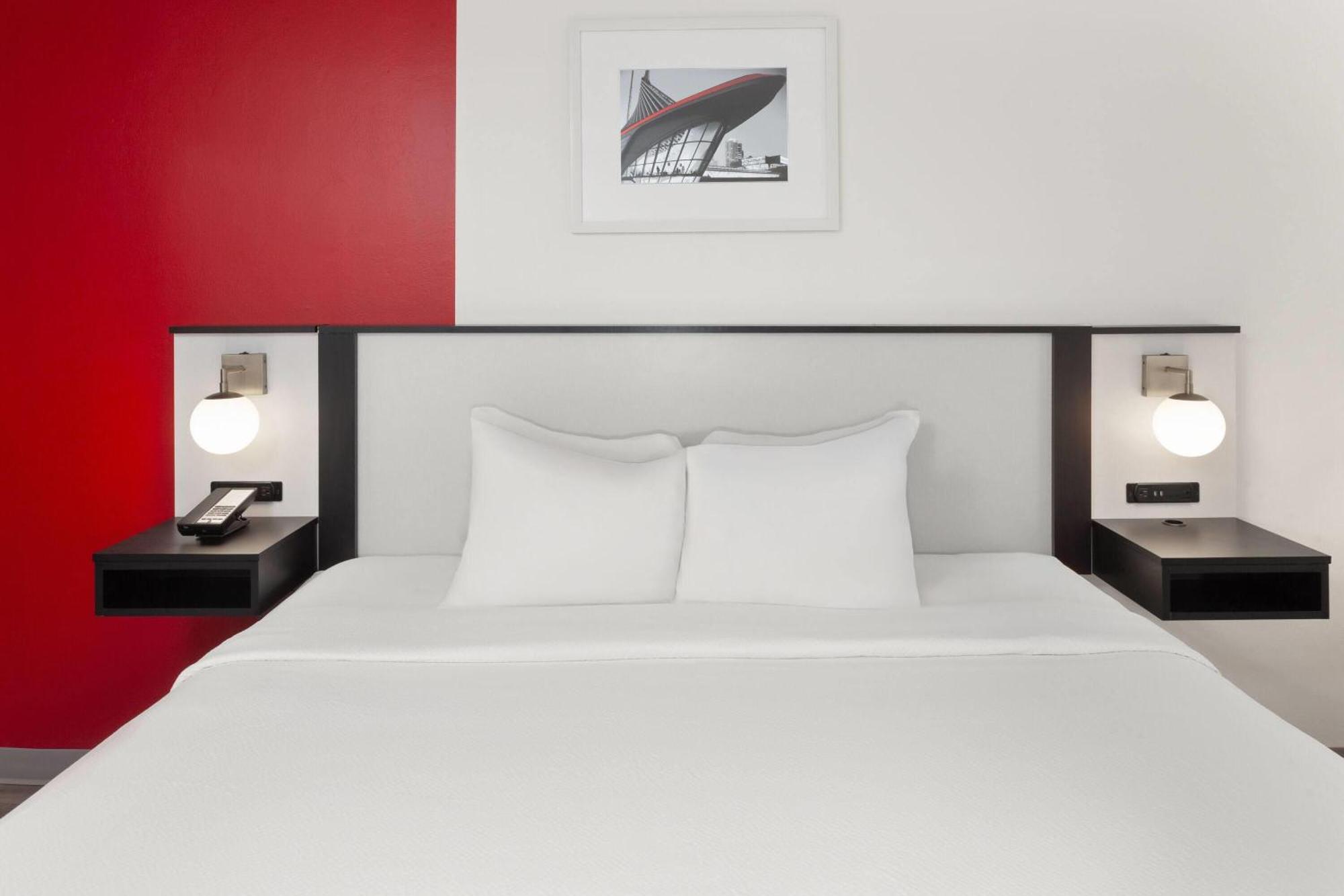 מלון Ramada By Wyndham מילווקי מראה חיצוני תמונה