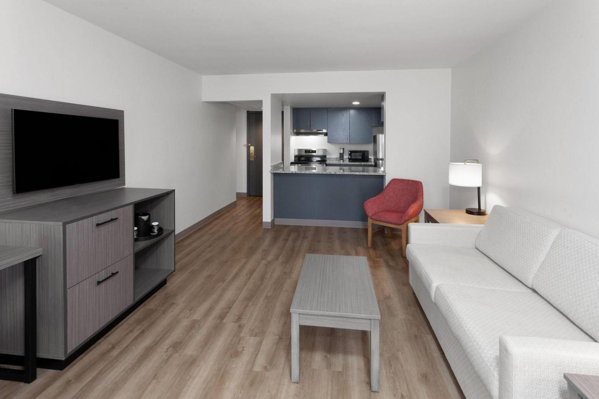 מלון Ramada By Wyndham מילווקי מראה חיצוני תמונה