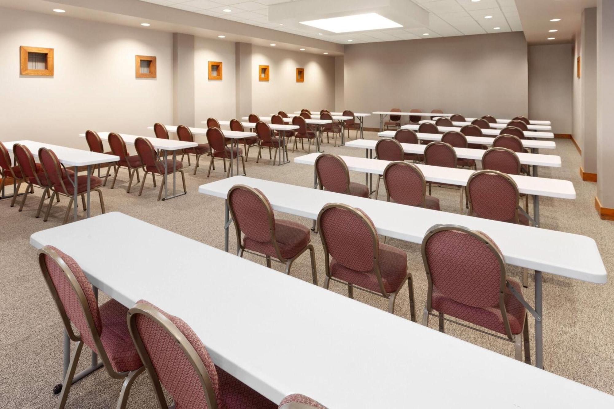 מלון Ramada By Wyndham מילווקי מראה חיצוני תמונה
