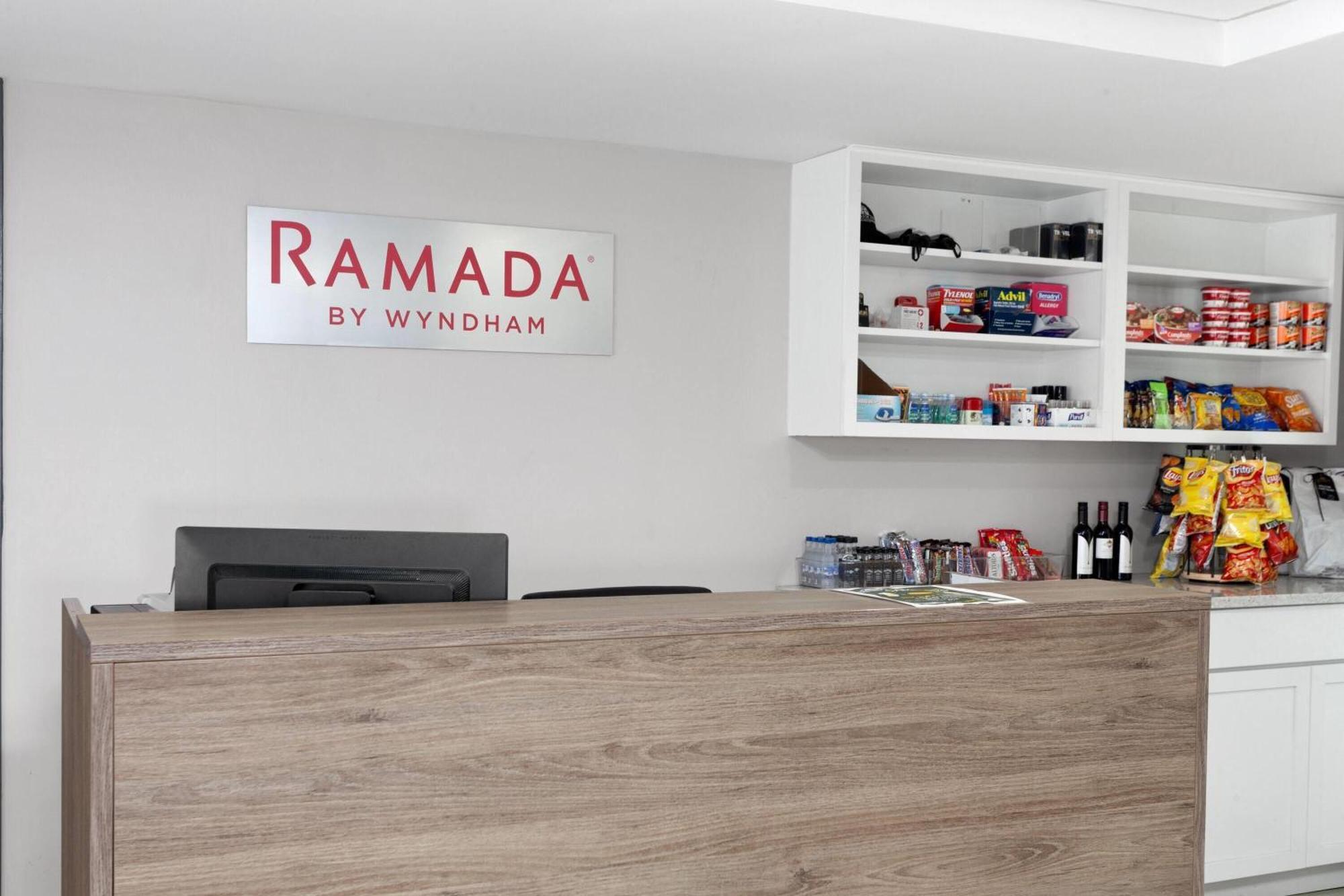 מלון Ramada By Wyndham מילווקי מראה חיצוני תמונה
