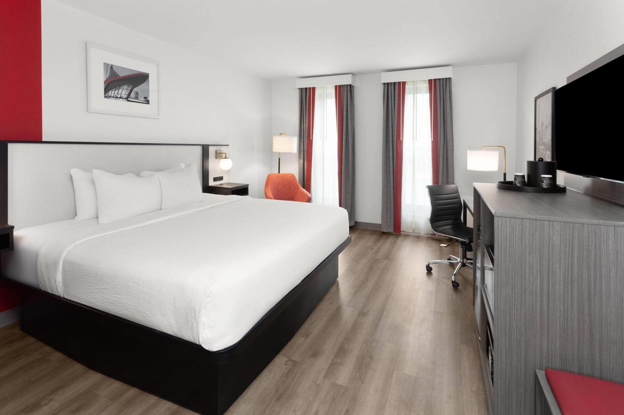 מלון Ramada By Wyndham מילווקי מראה חיצוני תמונה
